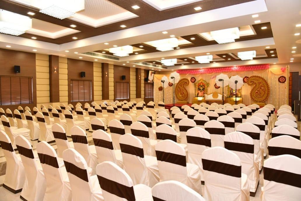 Sri Ram Hotel Тірунелвелі Екстер'єр фото
