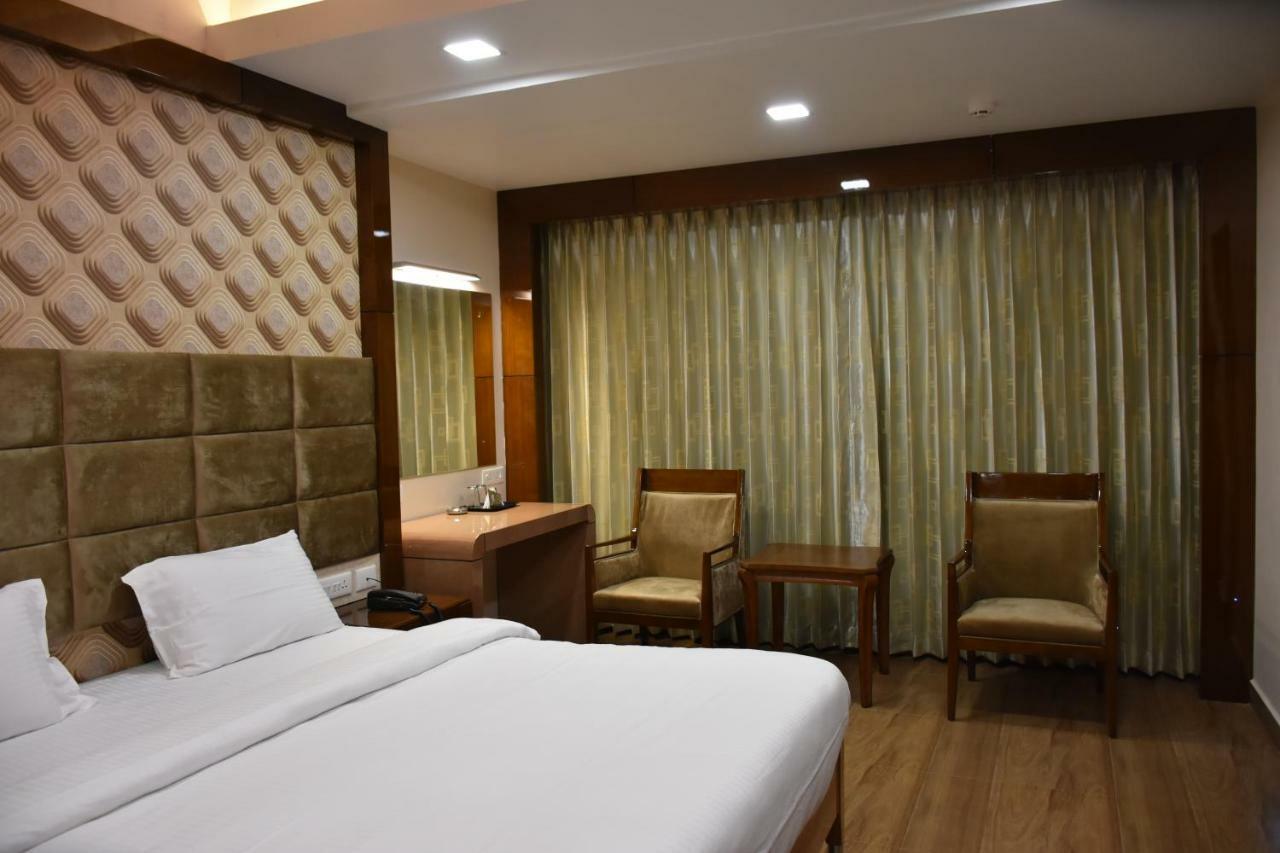 Sri Ram Hotel Тірунелвелі Екстер'єр фото